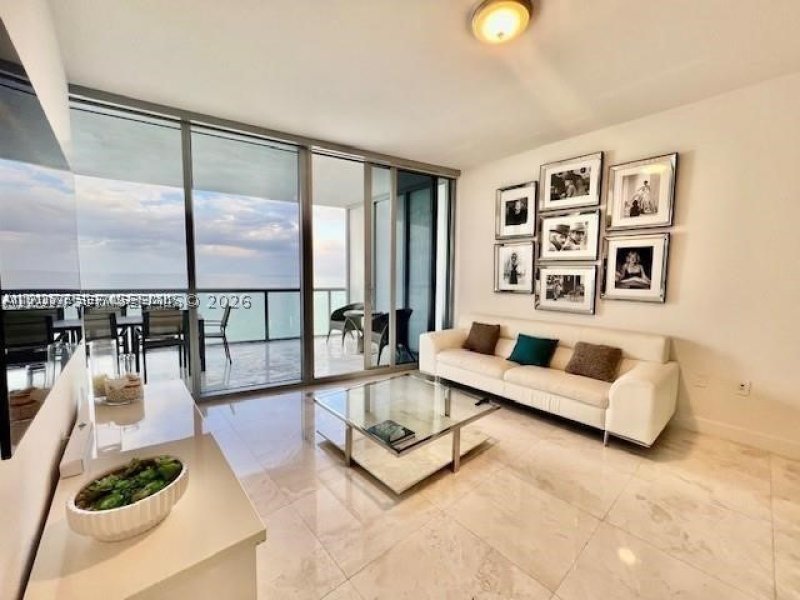 Alquiler de apartamento en Jade Ocean 1007