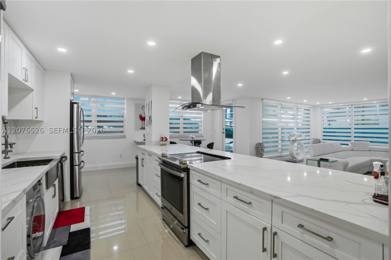Condo for sale at Aquarius Towers 301S