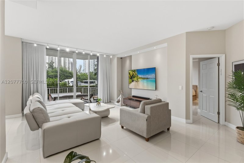 Property photo # 4