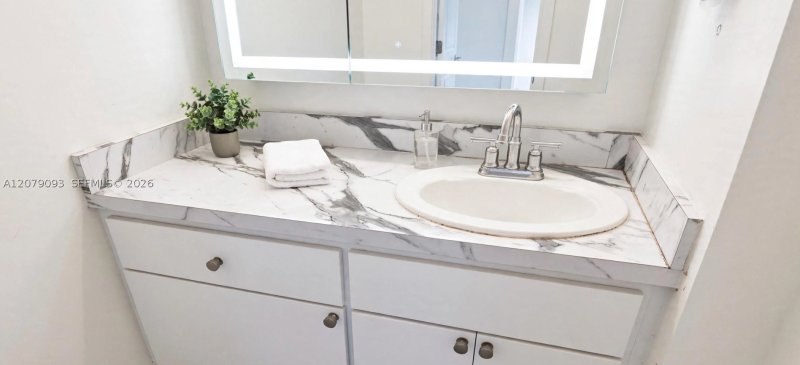 Comprar apartamento en Triton Towers 544