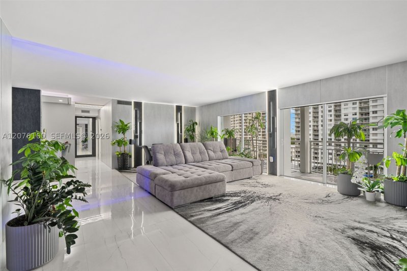 Comprar apartamento en Coastal Towers 822-23