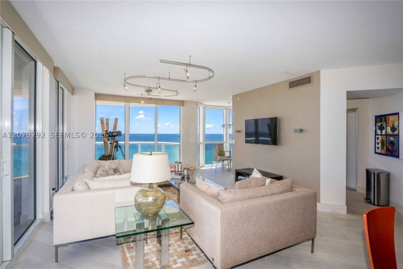 Apartment for rent at Akoya 2401