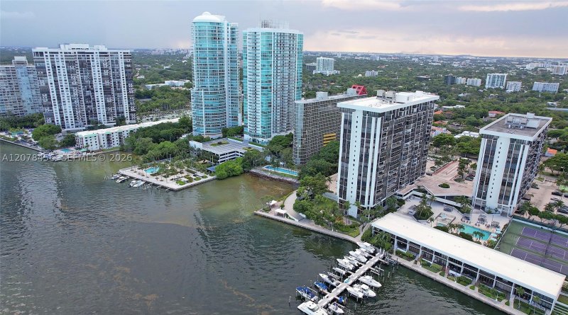 Brickell Place II Apt #1501D
