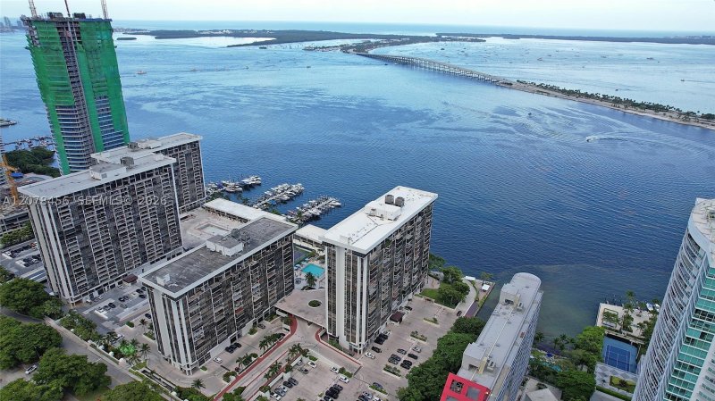 Comprar apartamento en Brickell Place II 1501D