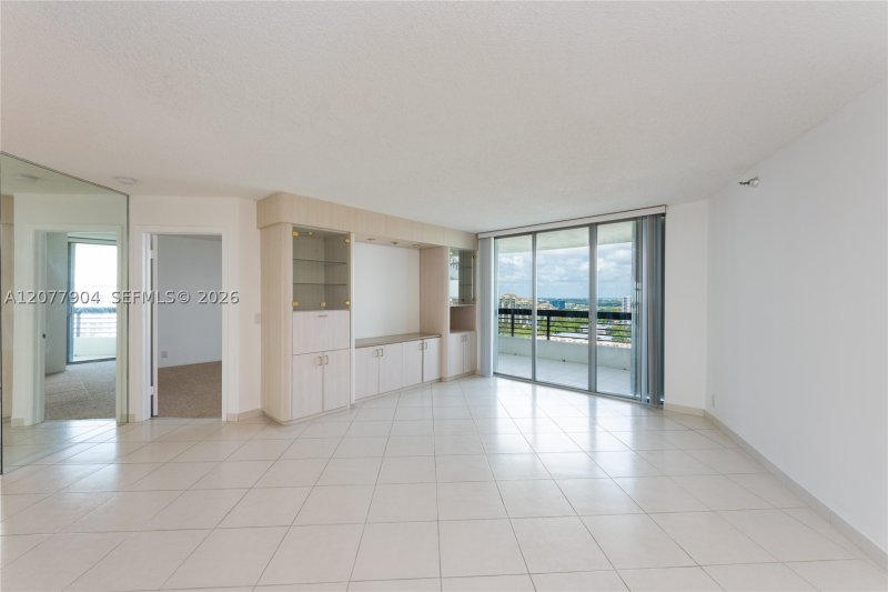 Condo for sale at Mystic Pointe 400 2202