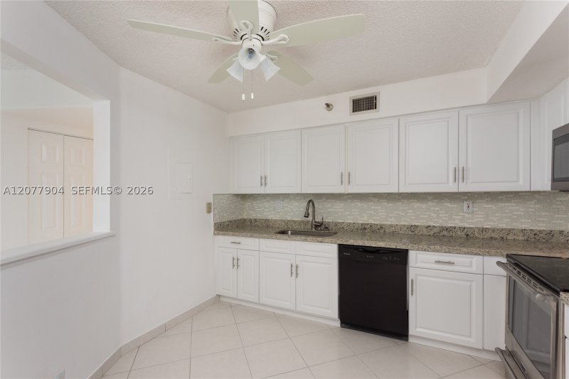 Condo for sale at Mystic Pointe 400 2202