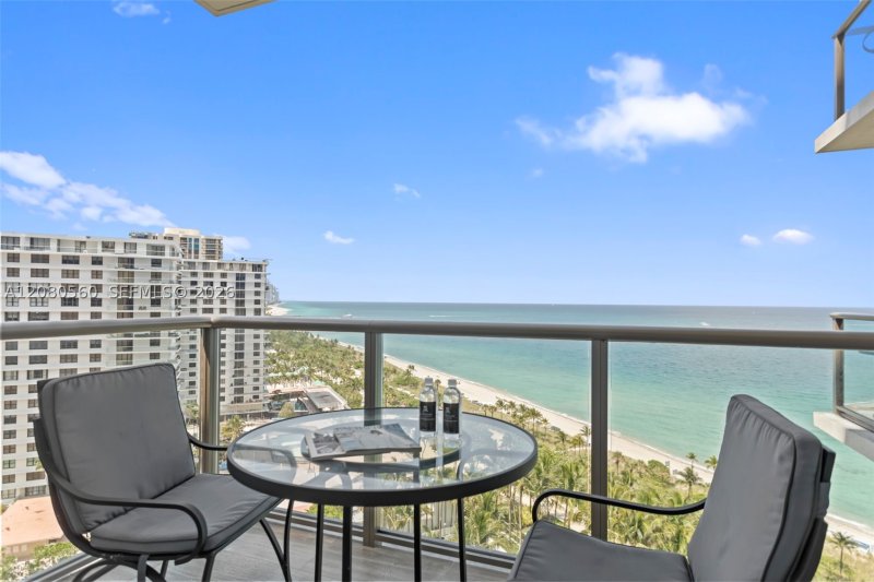 Alquiler de apartamento en St Regis Bal Harbour Center Tower 1205
