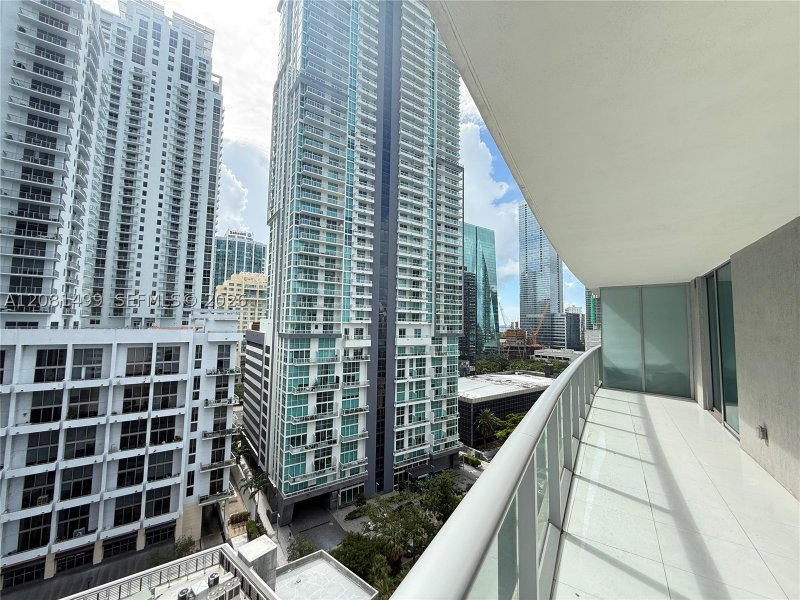 Aluguel de apartamento no 1100 Millecento 1210
