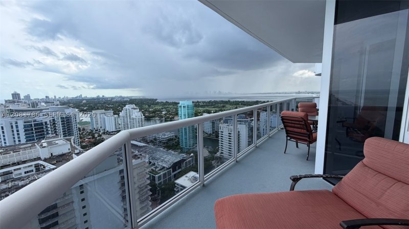 Comprar apartamento no La Gorce Palace LPH4