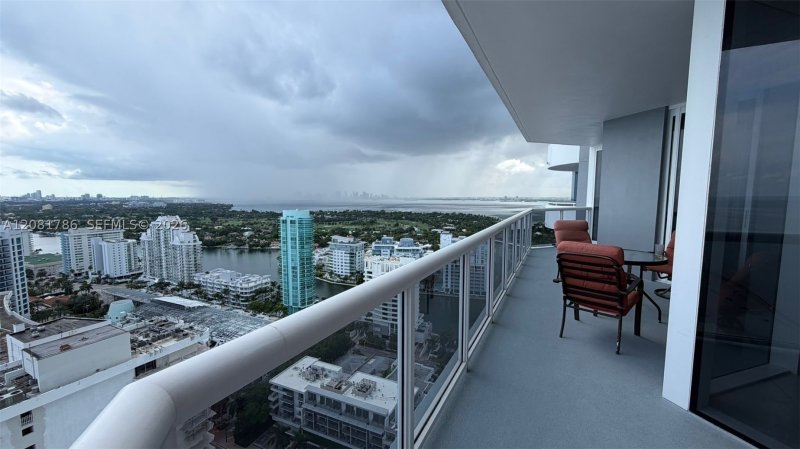 Comprar apartamento no La Gorce Palace LPH4