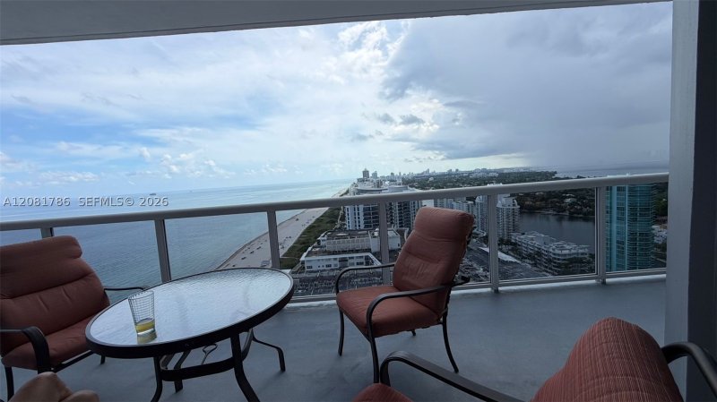 Comprar apartamento no La Gorce Palace LPH4