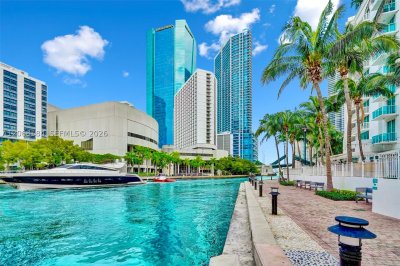 Brickell on the River North Apt #902