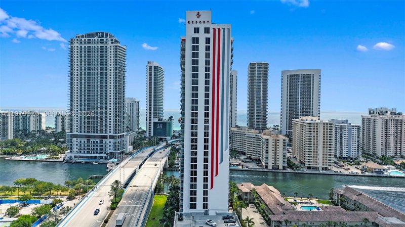 Condo for sale at Beachwalk T3209