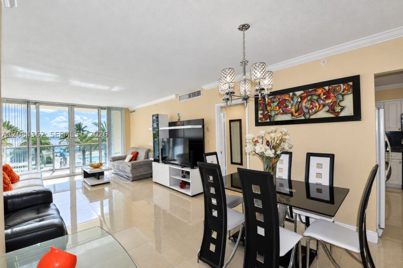 Alquiler de apartamento en The Wave Condo 323