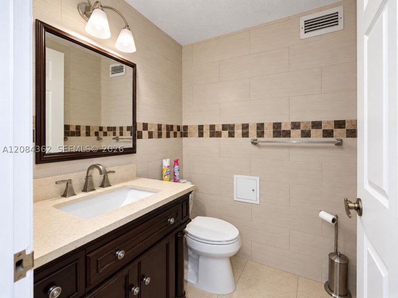 Alquiler de apartamento en The Wave Condo 323