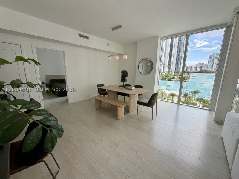 Aluguel de apartamento no The Crimson Miami 1002