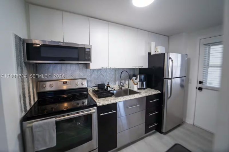 Alquiler de apartamento en Bayshore Yacht Tennis Club 1016
