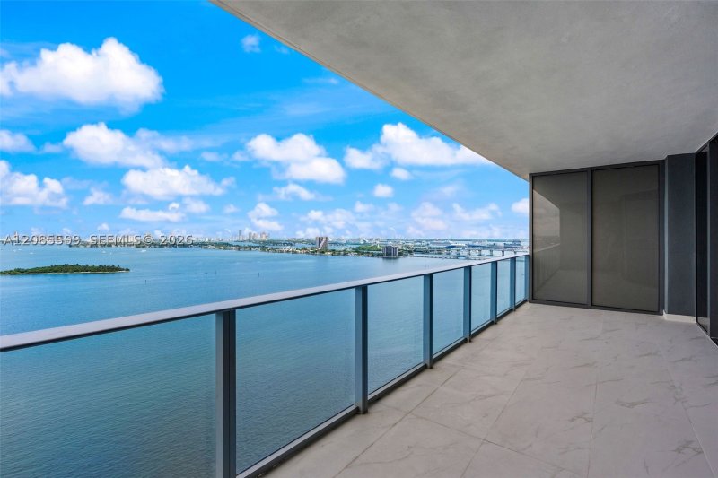 Aluguel de apartamento no Aria Reserve Miami 2206
