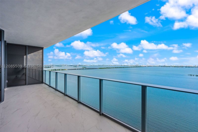 Aluguel de apartamento no Aria Reserve Miami 2206