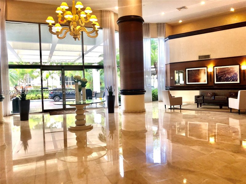 Comprar apartamento en Mystic Pointe 600 606