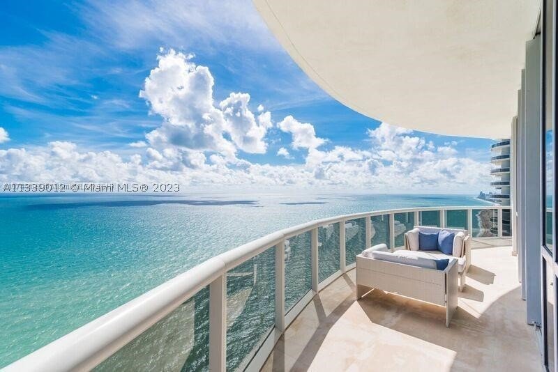 Apartment for rent at Trump Tower One 3201