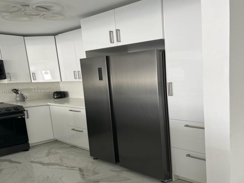Condo for sale at Sea Air Towers 1503