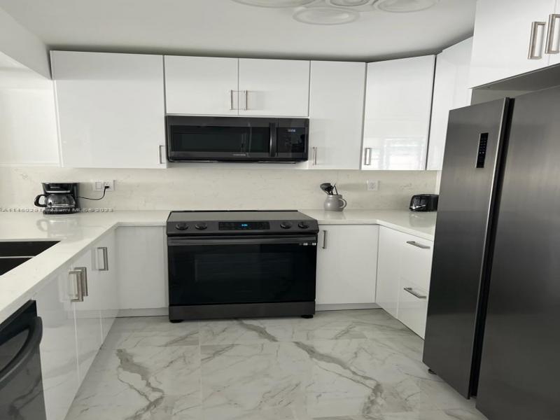 Condo for sale at Sea Air Towers 1503