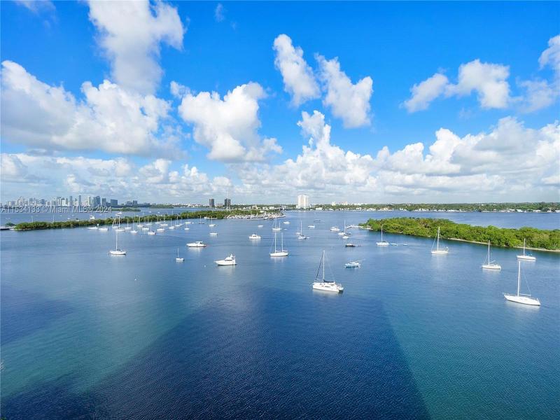Rent A11534133 Vizcayne Everglades On The Bay, Condo 903 Listed For