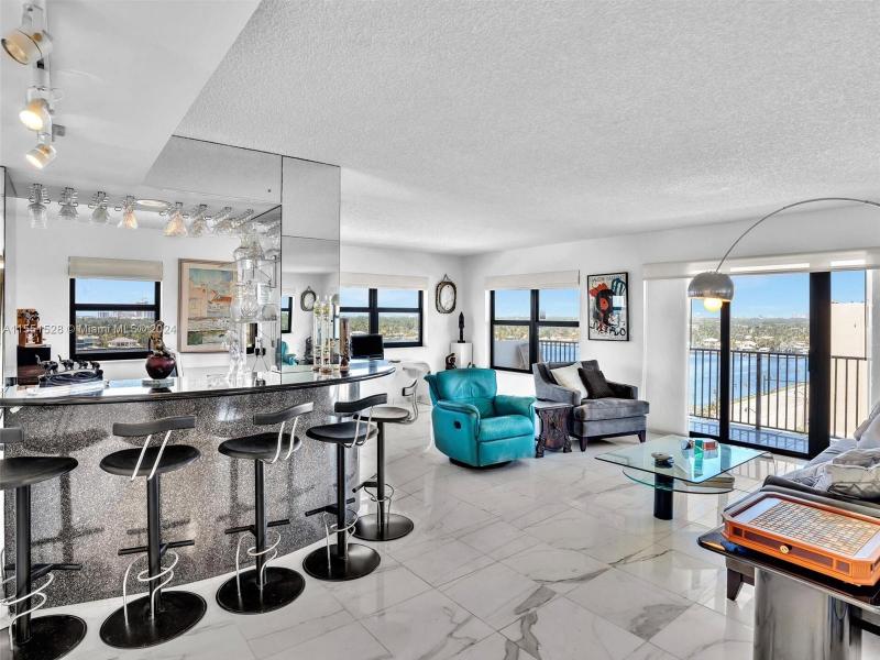 Condo for sale at The Summit 1112N