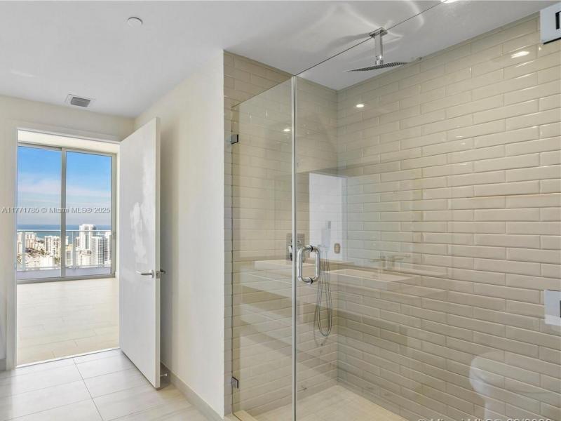 Comprar apartamento no Hyde Beach House T4301