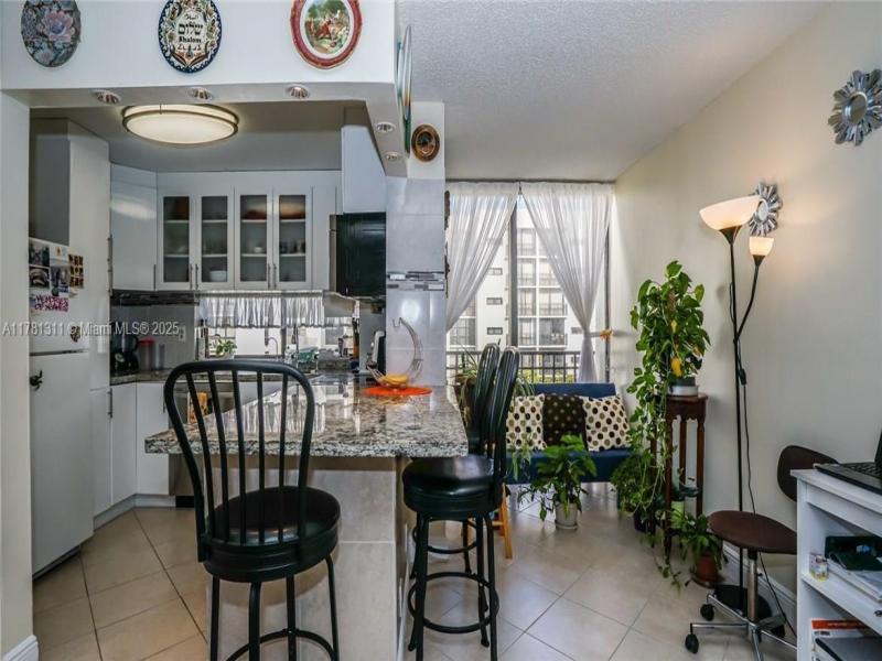 Condo for sale at Plaza of the Americas 701