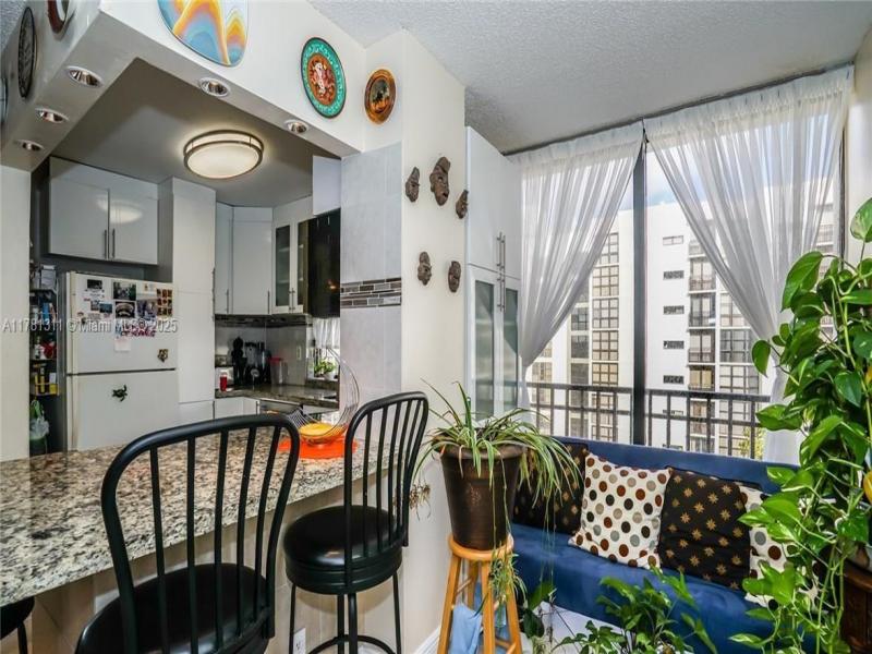 Condo for sale at Plaza of the Americas 701