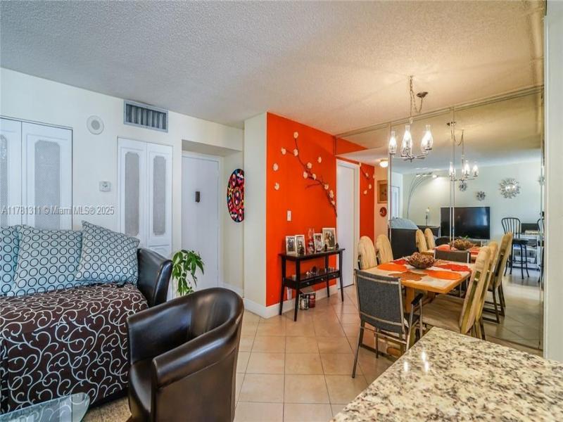 Condo for sale at Plaza of the Americas 701