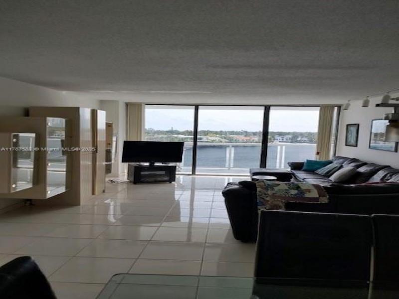 Comprar apartamento en Waterview 646