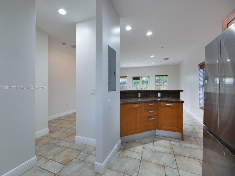 Property photo # 4