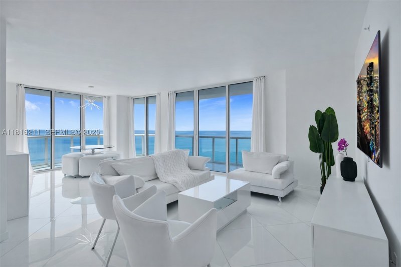 Akoya Apt #2403
