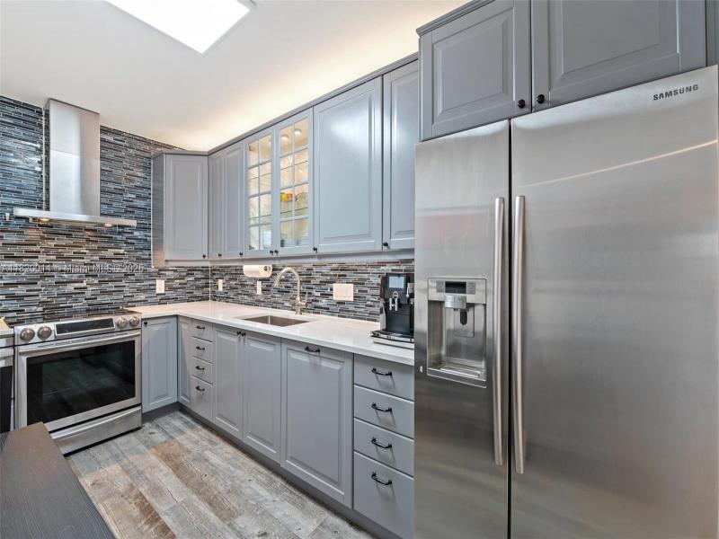 Property photo # 9