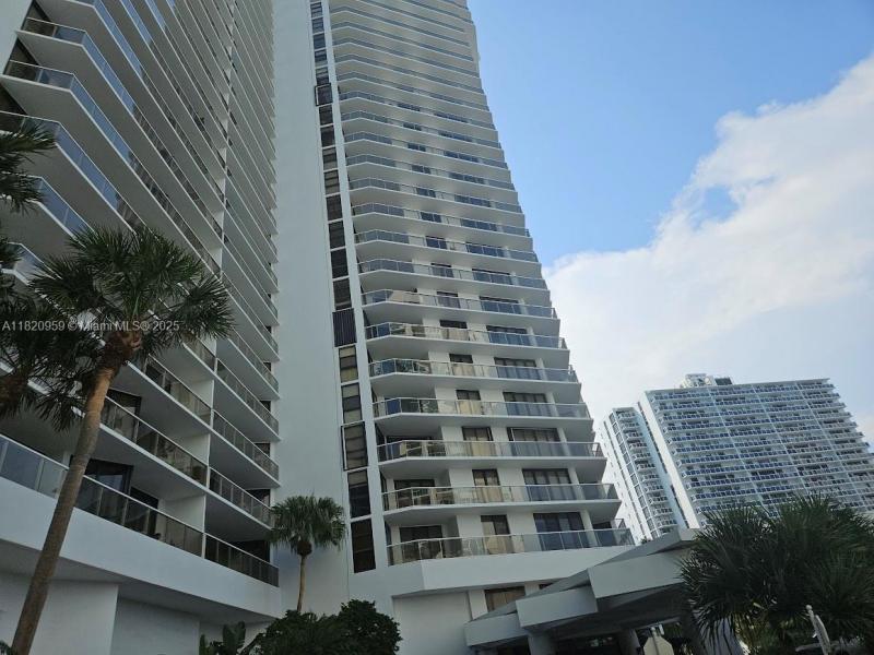 Comprar apartamento en Hamptons West 1412