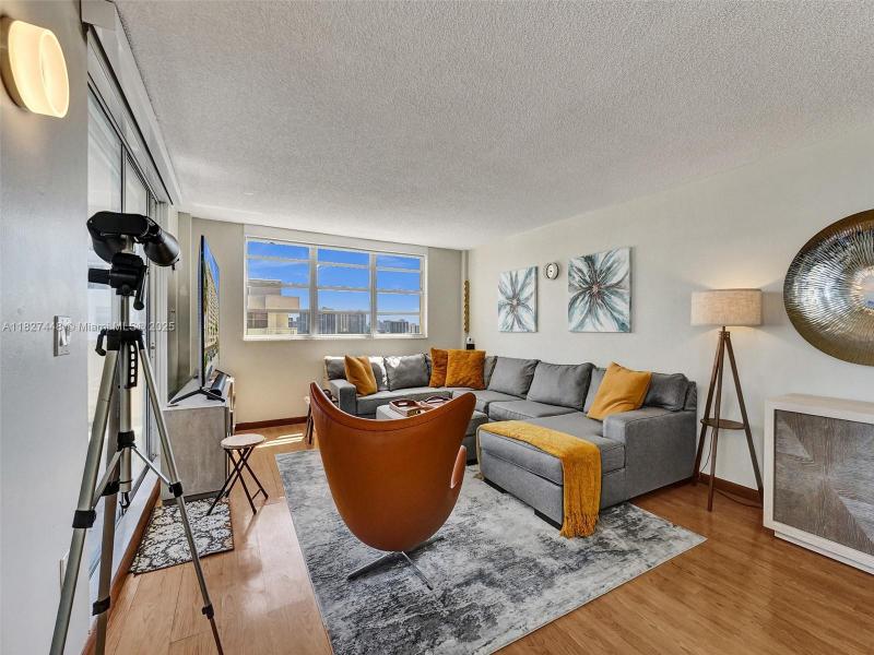 Condo for sale at Plaza Towers North 1702