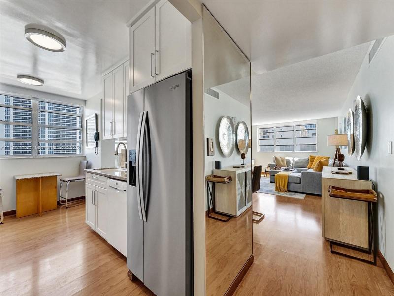 Condo for sale at Plaza Towers North 1702