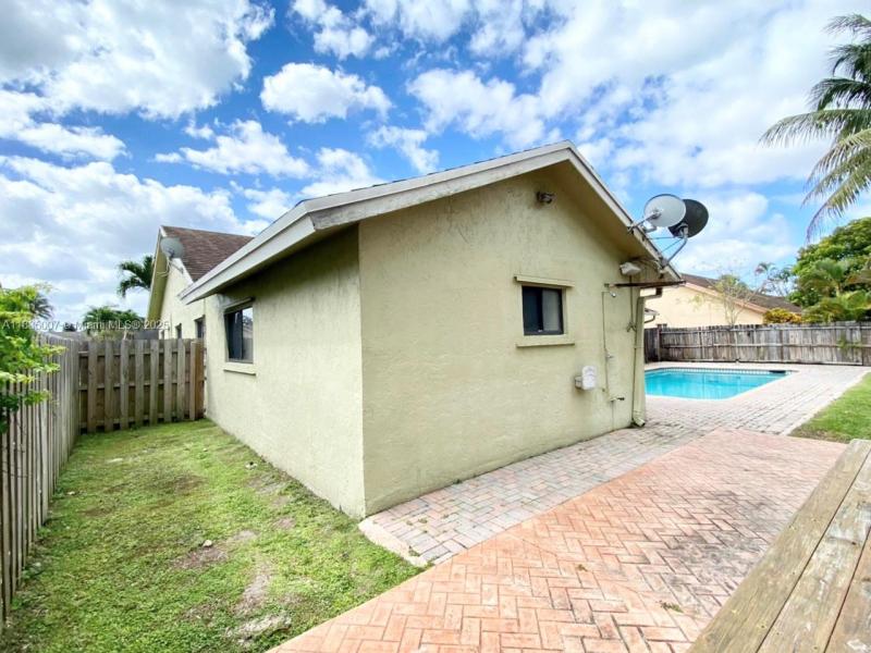 Property photo # 9