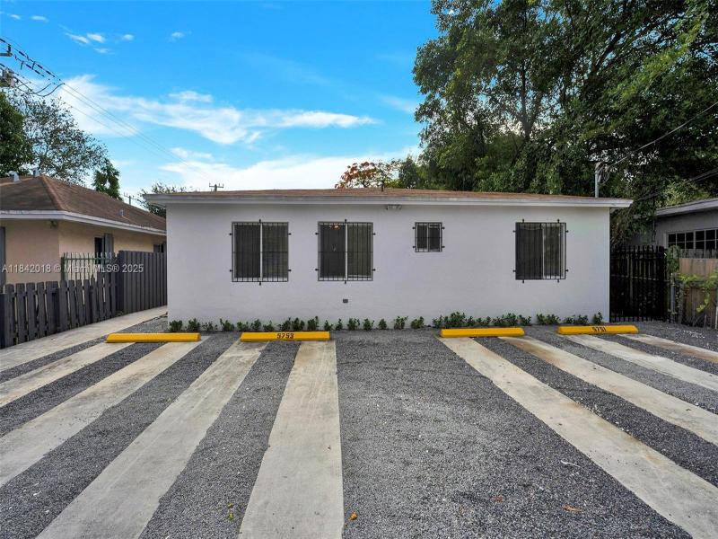Property photo # 0