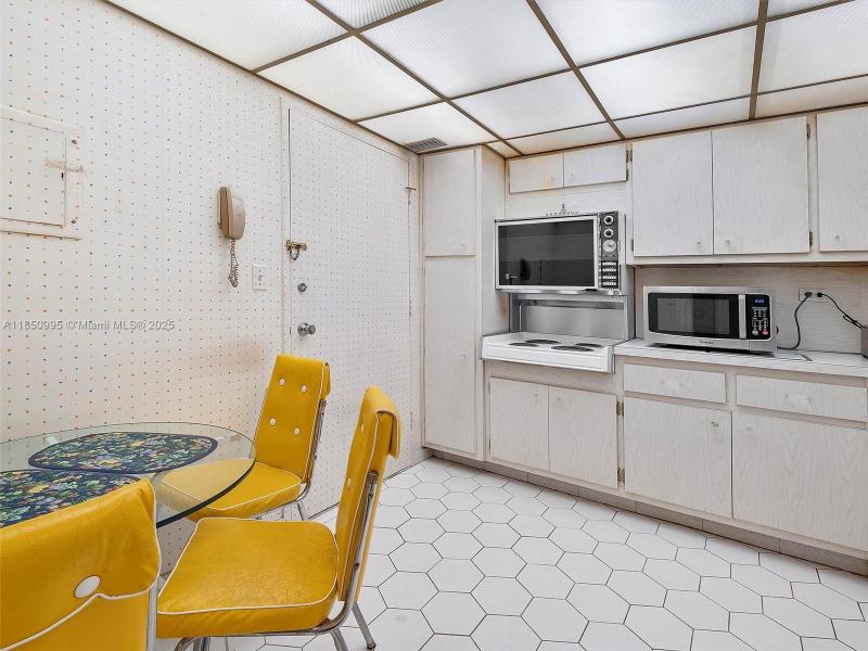 Property photo # 9