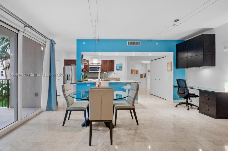 Comprar apartamento no Turnberry Village South 212