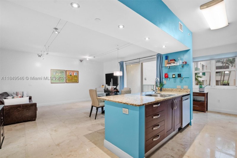 Comprar apartamento no Turnberry Village South 212