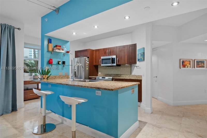 Comprar apartamento no Turnberry Village South 212