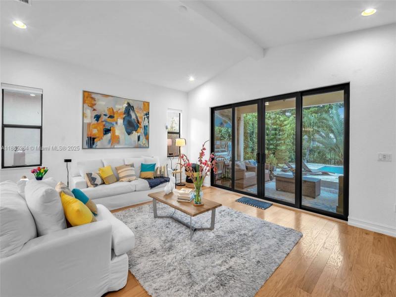 Property photo # 9