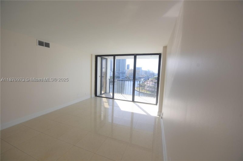 Aluguel de apartamento no 200 Leslie 1124