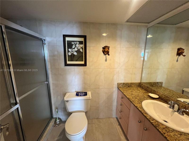 Comprar apartamento no Winston Towers 1905
