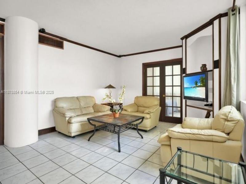 Property photo # 8